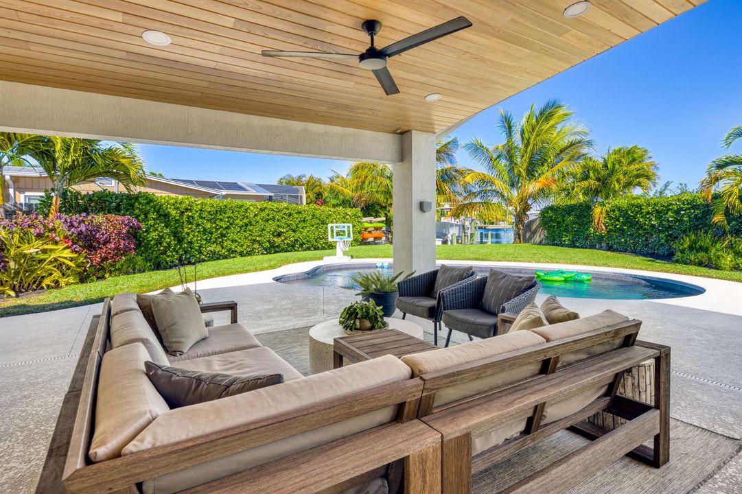 247 SW Riverway Blvd-34