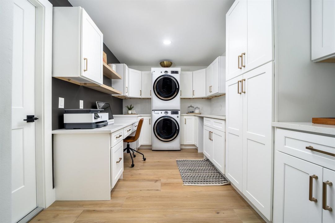 247 SW Riverway Blvd-24