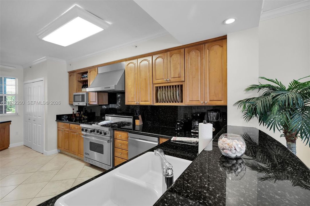 Vendido Recientemente: $1,100,000 (3 camas, 2 baños, 0 Pies cuadrados)