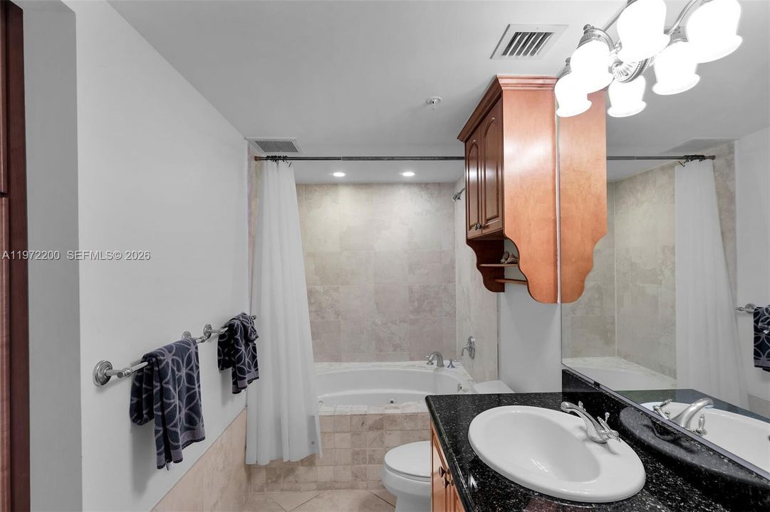 Vendido Recientemente: $1,100,000 (3 camas, 2 baños, 0 Pies cuadrados)