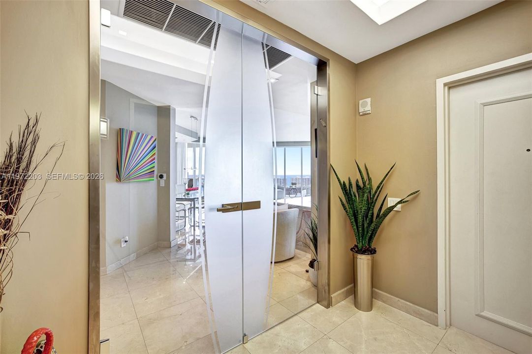 For Sale: $2,950,000 (3 beds, 3 baths, 3173 Square Feet)