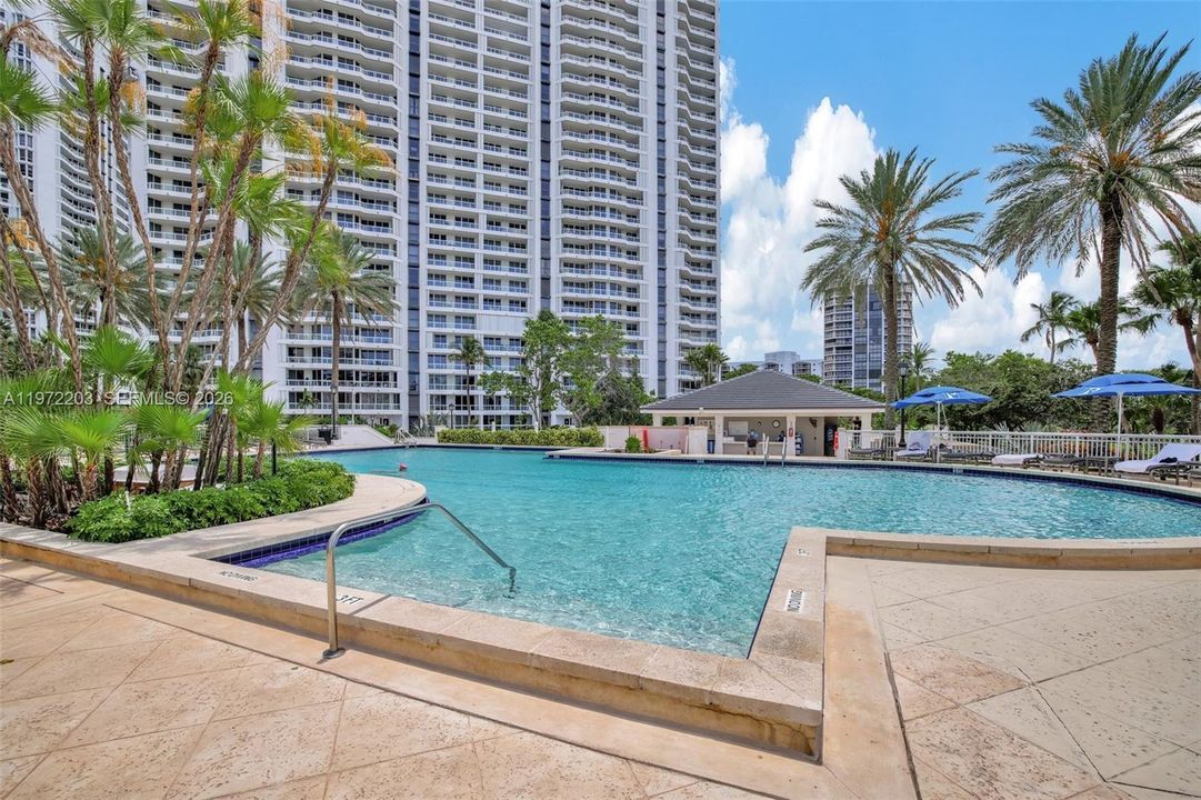 For Sale: $2,950,000 (3 beds, 3 baths, 3173 Square Feet)