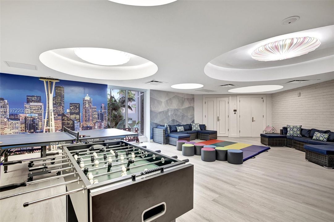 For Sale: $2,950,000 (3 beds, 3 baths, 3173 Square Feet)