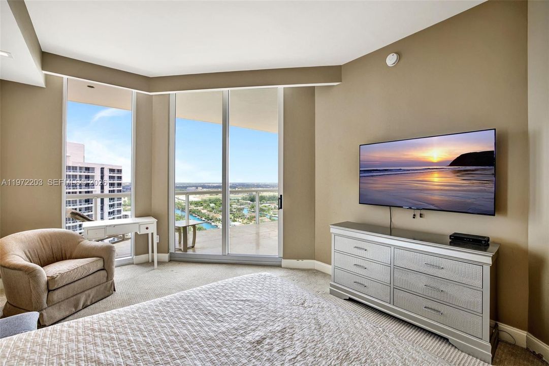 For Sale: $2,950,000 (3 beds, 3 baths, 3173 Square Feet)