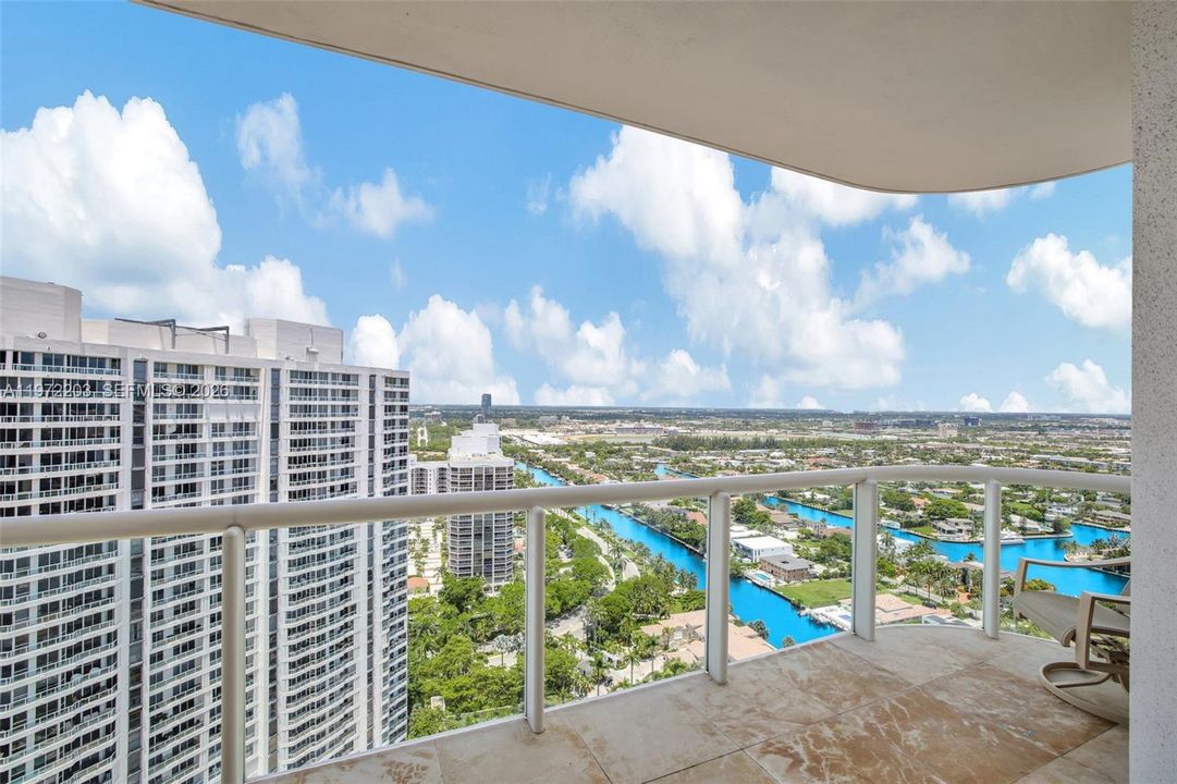 For Sale: $2,950,000 (3 beds, 3 baths, 3173 Square Feet)
