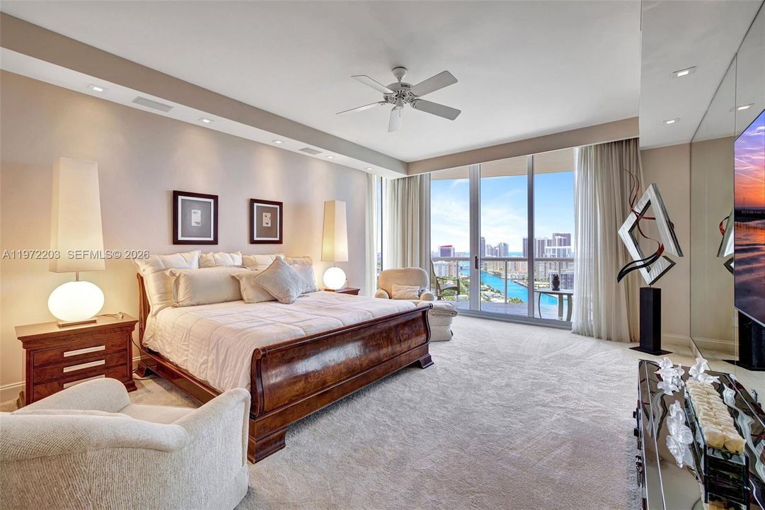For Sale: $2,950,000 (3 beds, 3 baths, 3173 Square Feet)