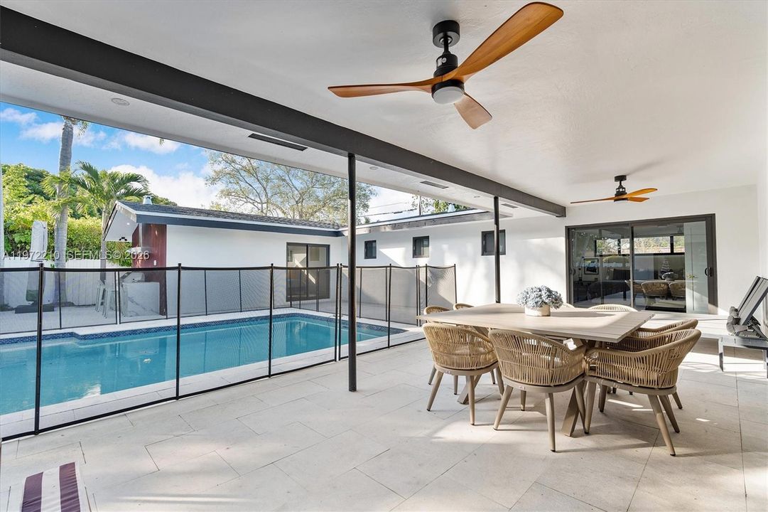 For Sale: $1,550,000 (5 beds, 3 baths, 2525 Square Feet)