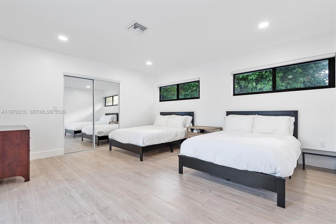 For Sale: $1,550,000 (5 beds, 3 baths, 2525 Square Feet)