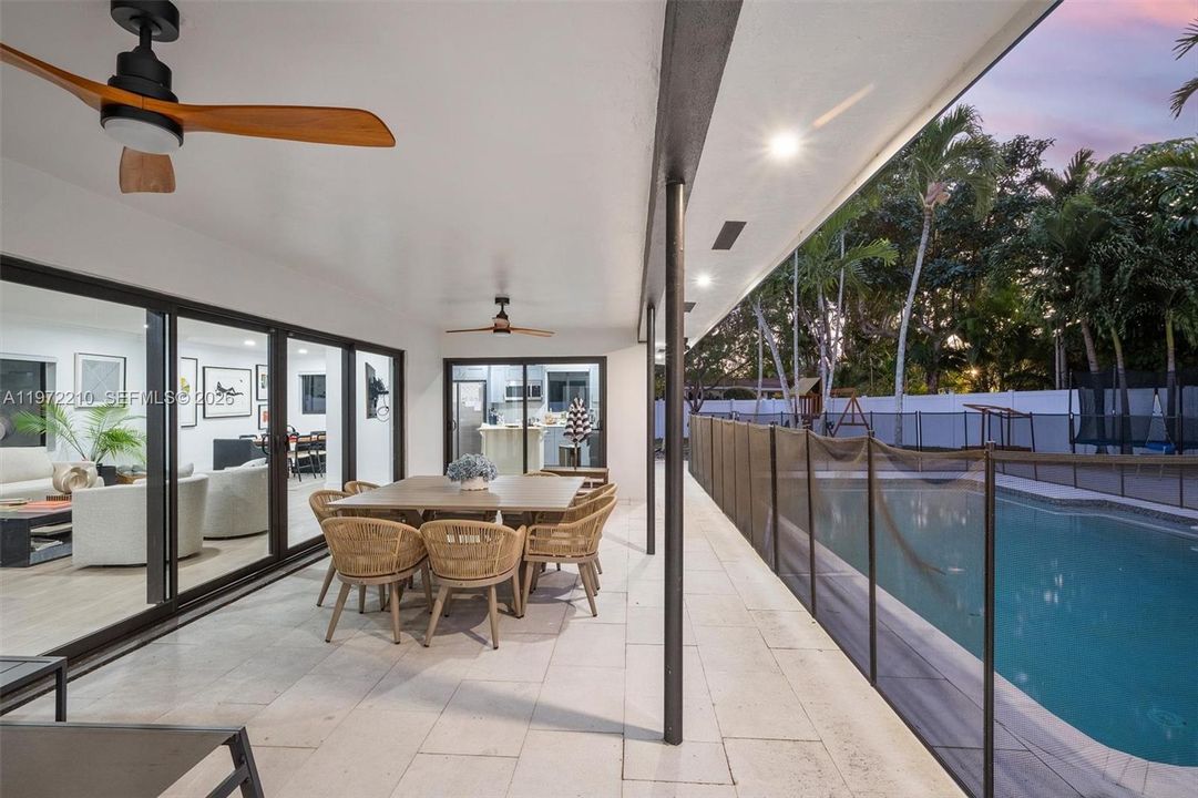 For Sale: $1,550,000 (5 beds, 3 baths, 2525 Square Feet)