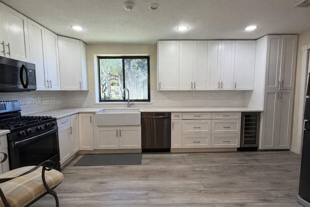 For Sale: $1,999,000 (3 beds, 3 baths, 2247 Square Feet)