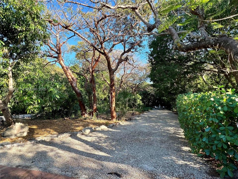 For Sale: $15,950,000 (6 beds, 7 baths, 6680 Square Feet)