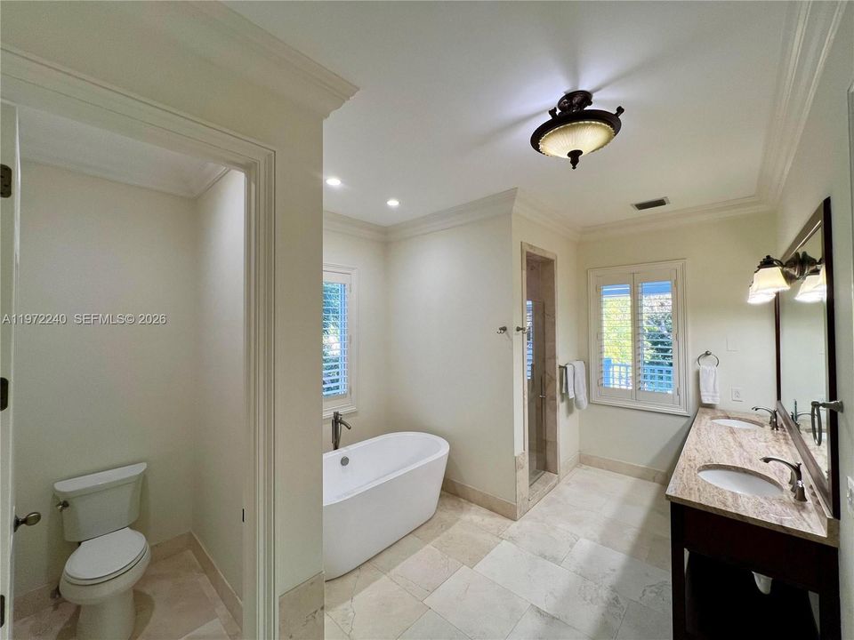 For Sale: $15,950,000 (6 beds, 7 baths, 6680 Square Feet)