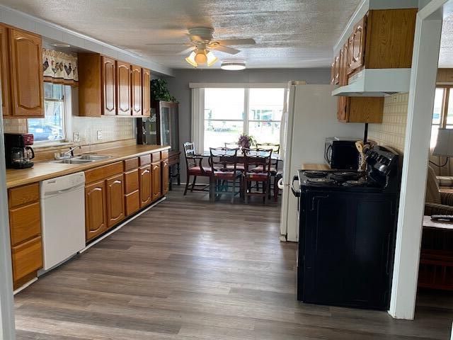 KITCHEN Dining