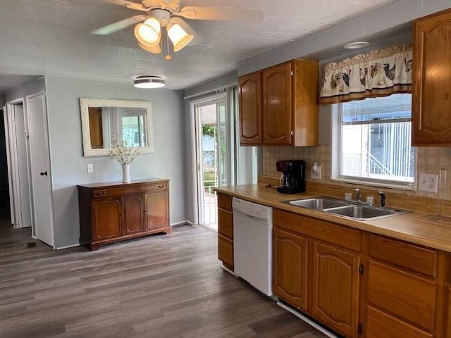 Entry & Kitchen