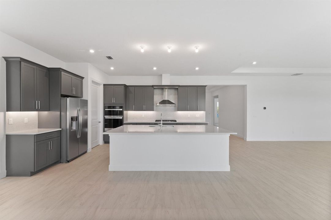 US_SEF_CARLTON_LOT 182_KITCHEN 2