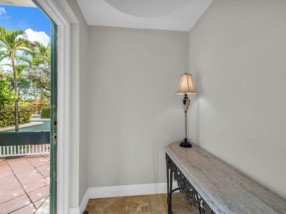 En Renta: $7,800 (3 camas, 3 baños, 2327 Pies cuadrados)