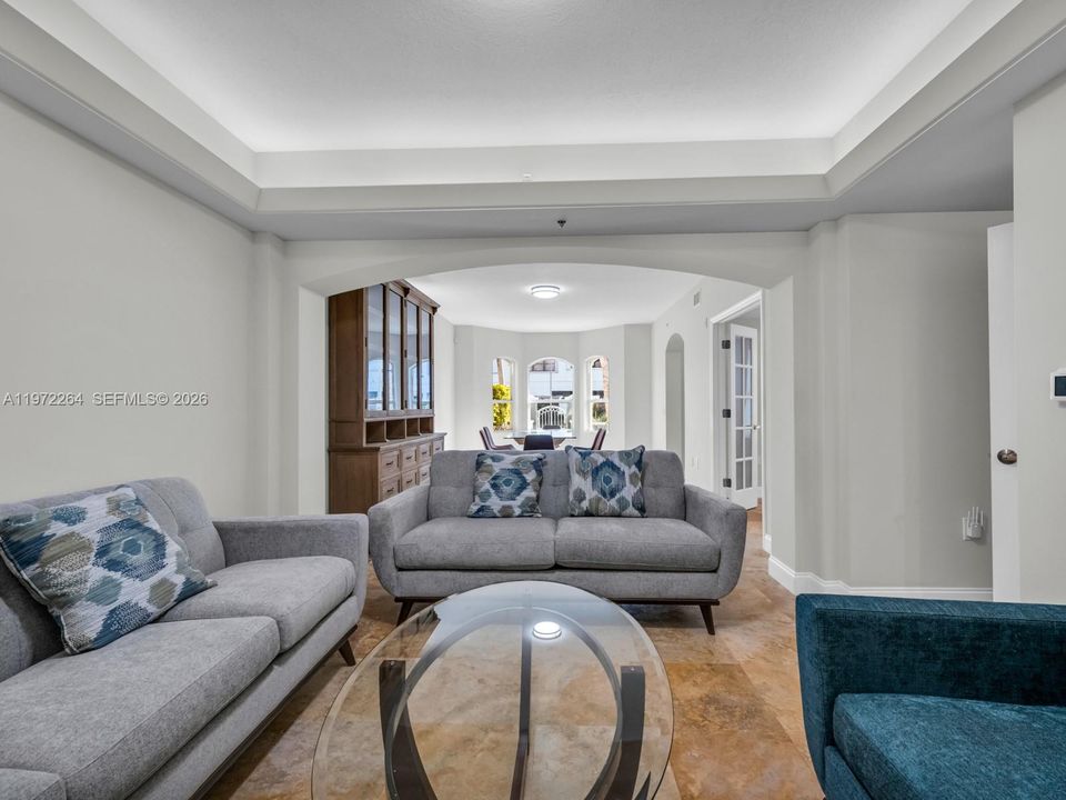 En Renta: $7,800 (3 camas, 3 baños, 2327 Pies cuadrados)