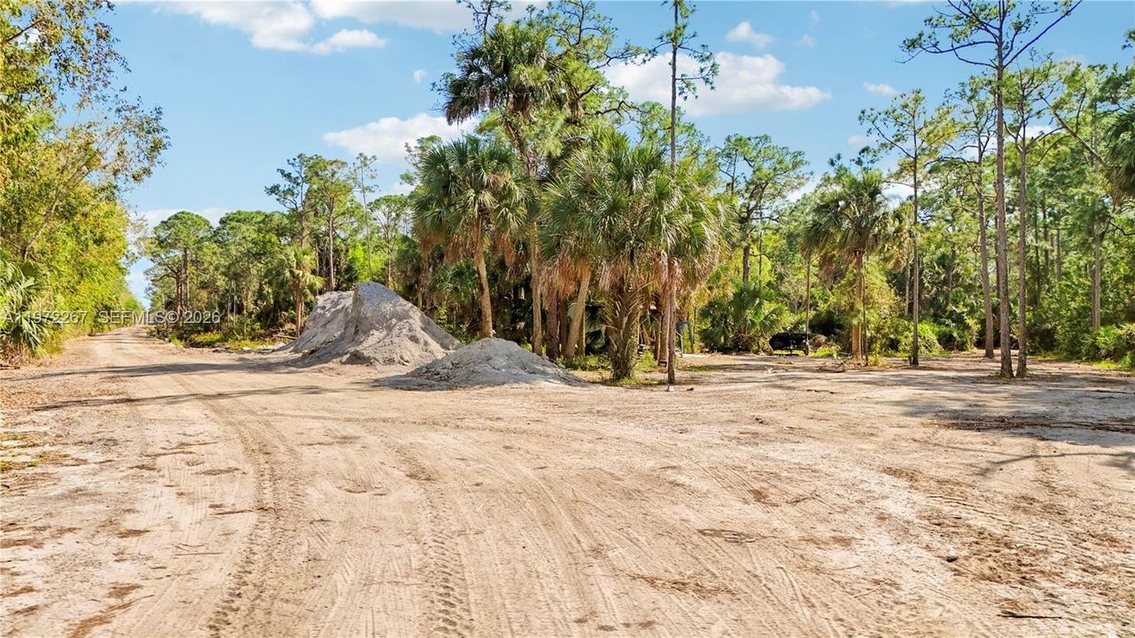 На продажу: $9,000,000 (1,004.00 acres)