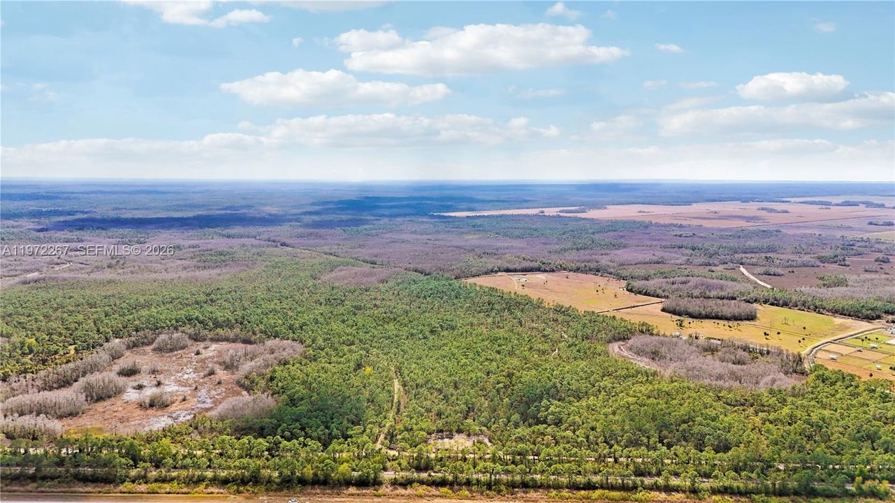 На продажу: $9,000,000 (1,004.00 acres)