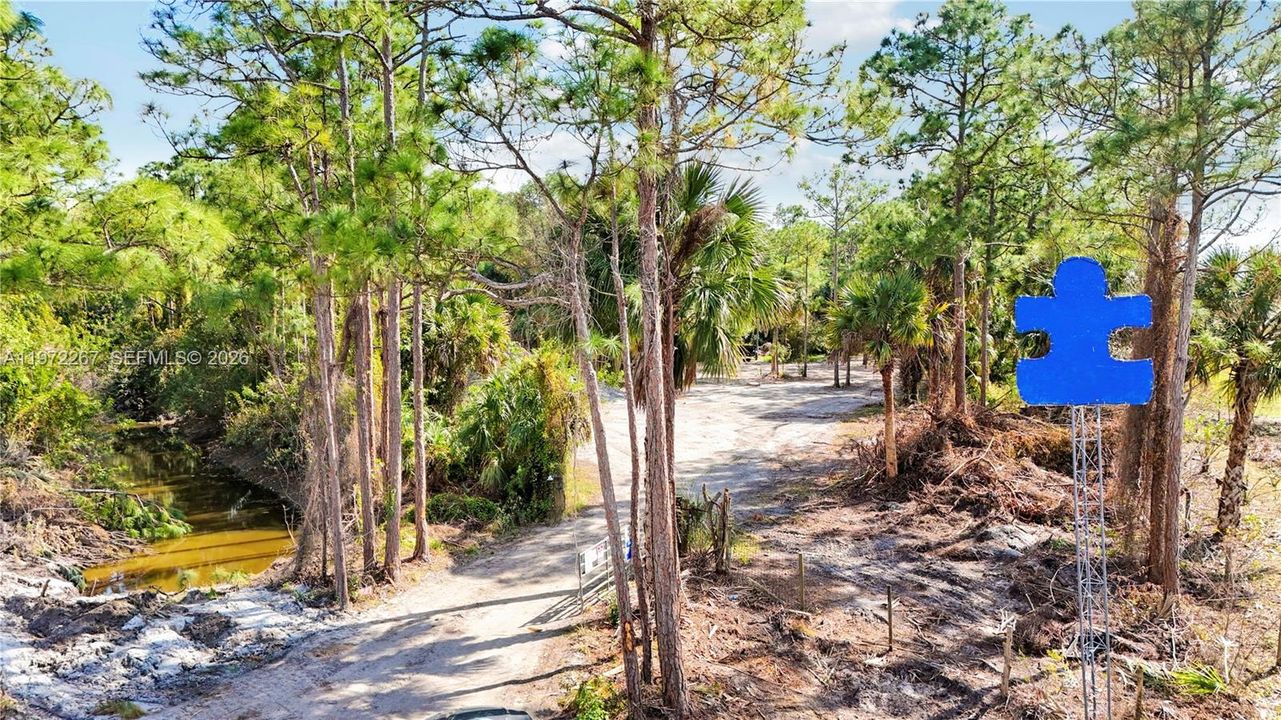 На продажу: $9,000,000 (1,004.00 acres)