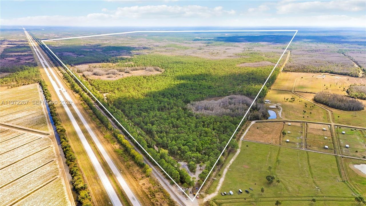 На продажу: $9,000,000 (1,004.00 acres)