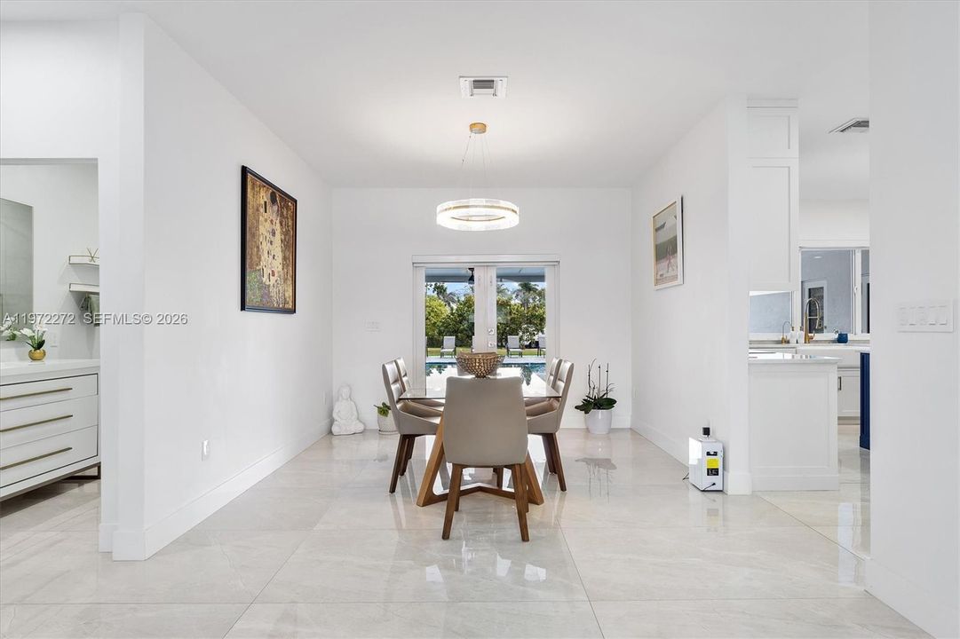 En Venta: $3,000,000 (5 camas, 4 baños, 3017 Pies cuadrados)