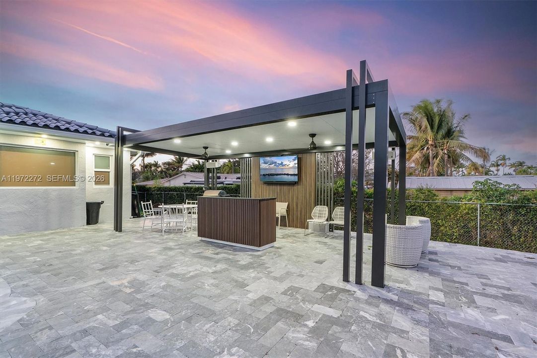 En Venta: $3,000,000 (5 camas, 4 baños, 3017 Pies cuadrados)