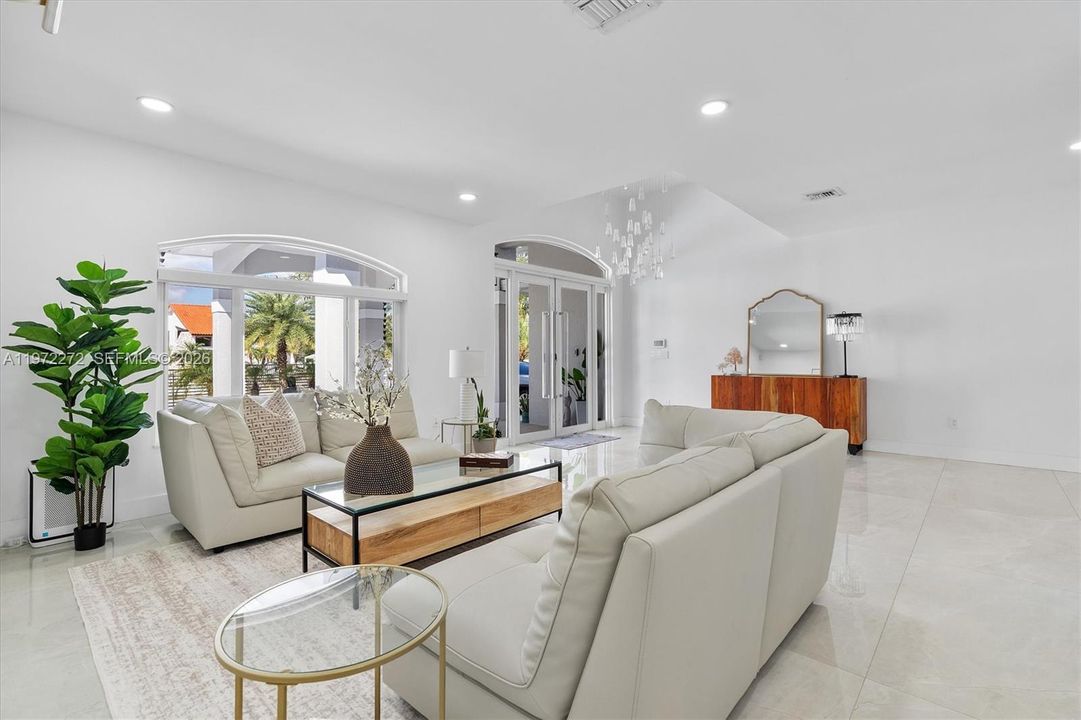 En Venta: $3,000,000 (5 camas, 4 baños, 3017 Pies cuadrados)