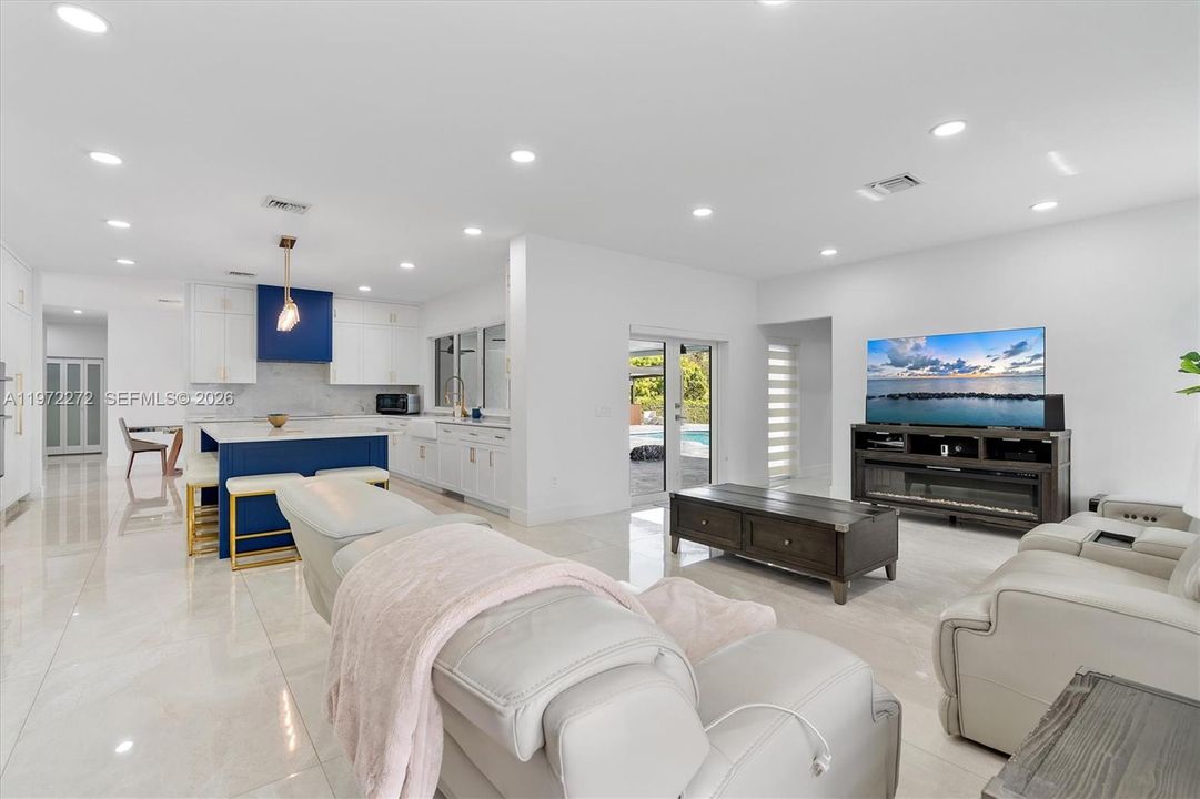 En Venta: $3,000,000 (5 camas, 4 baños, 3017 Pies cuadrados)