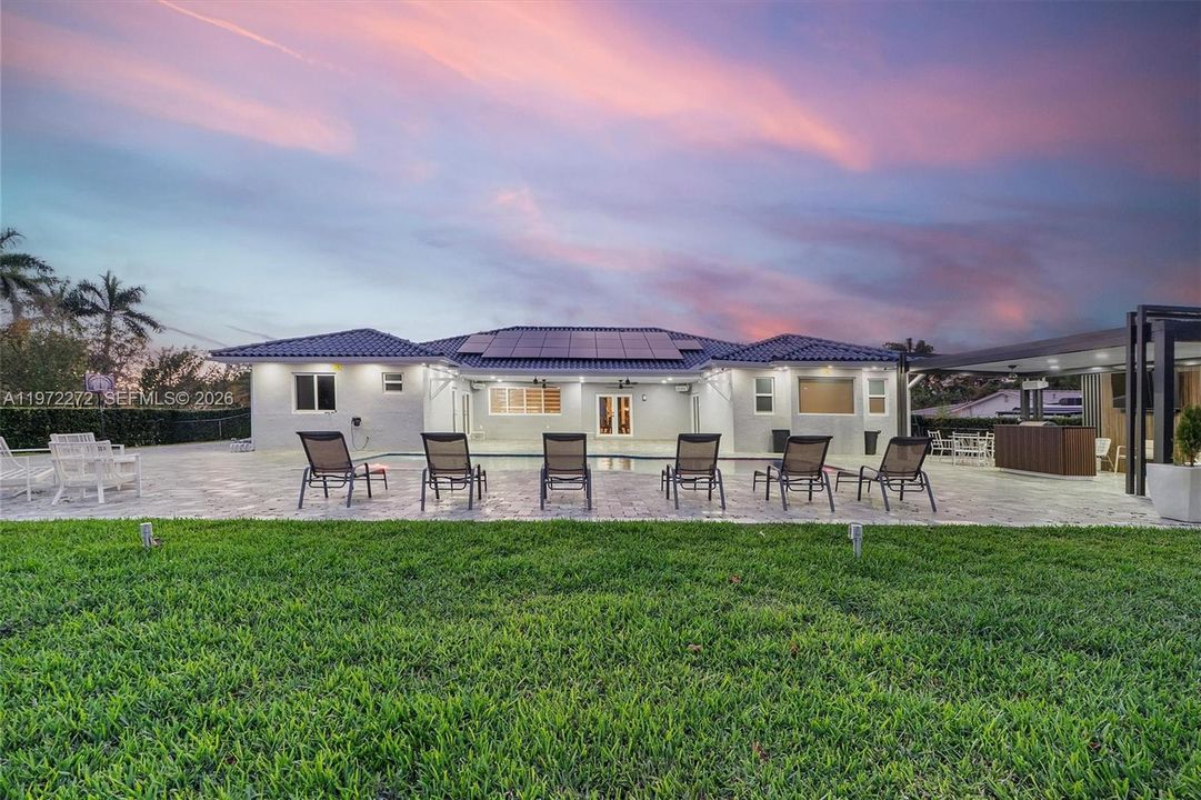 En Venta: $3,000,000 (5 camas, 4 baños, 3017 Pies cuadrados)