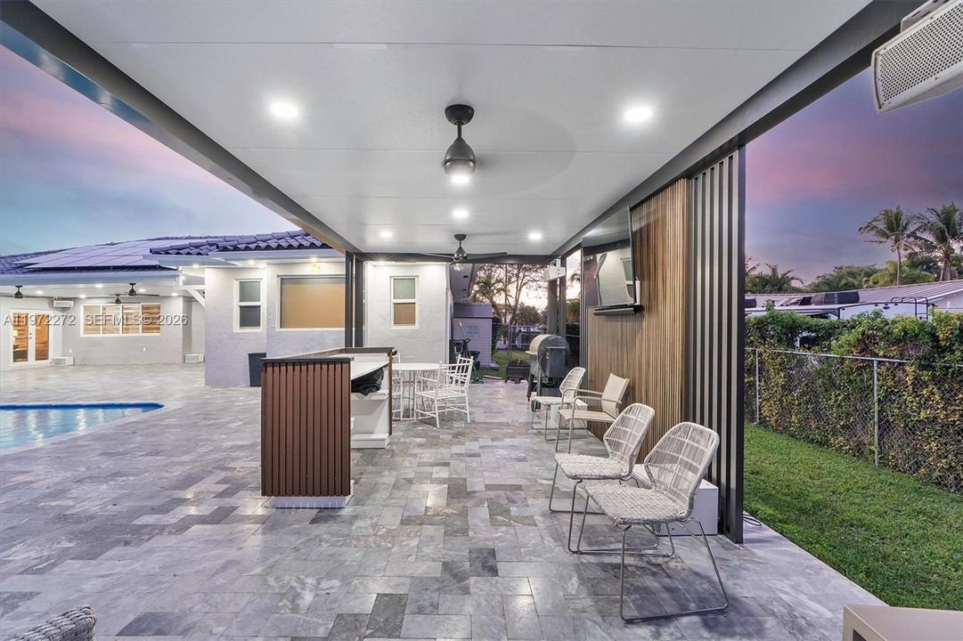 En Venta: $3,000,000 (5 camas, 4 baños, 3017 Pies cuadrados)