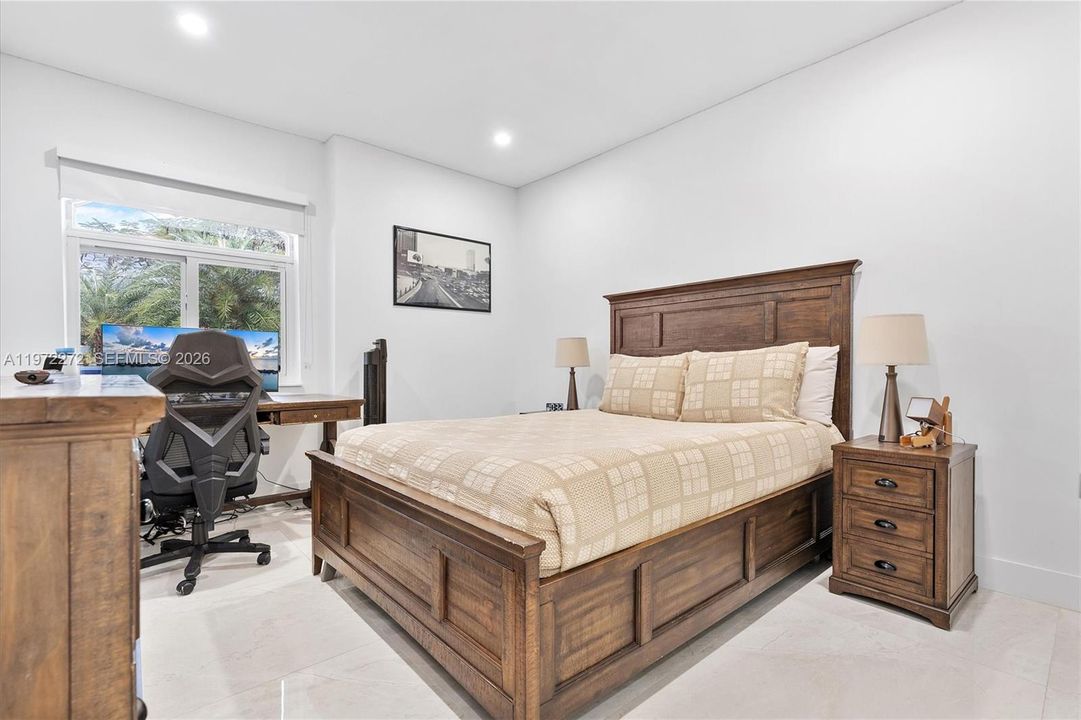 En Venta: $3,000,000 (5 camas, 4 baños, 3017 Pies cuadrados)