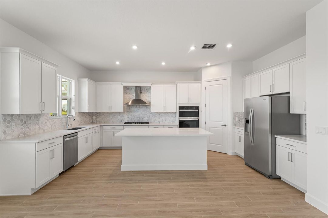 US_SEF_PALACIO_LOT 185_KITCHEN