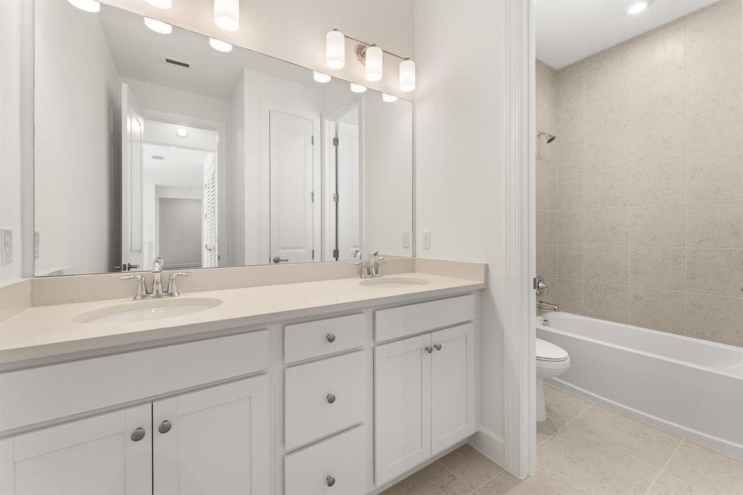 US_SEF_PALACIO_LOT 185_BATH 2