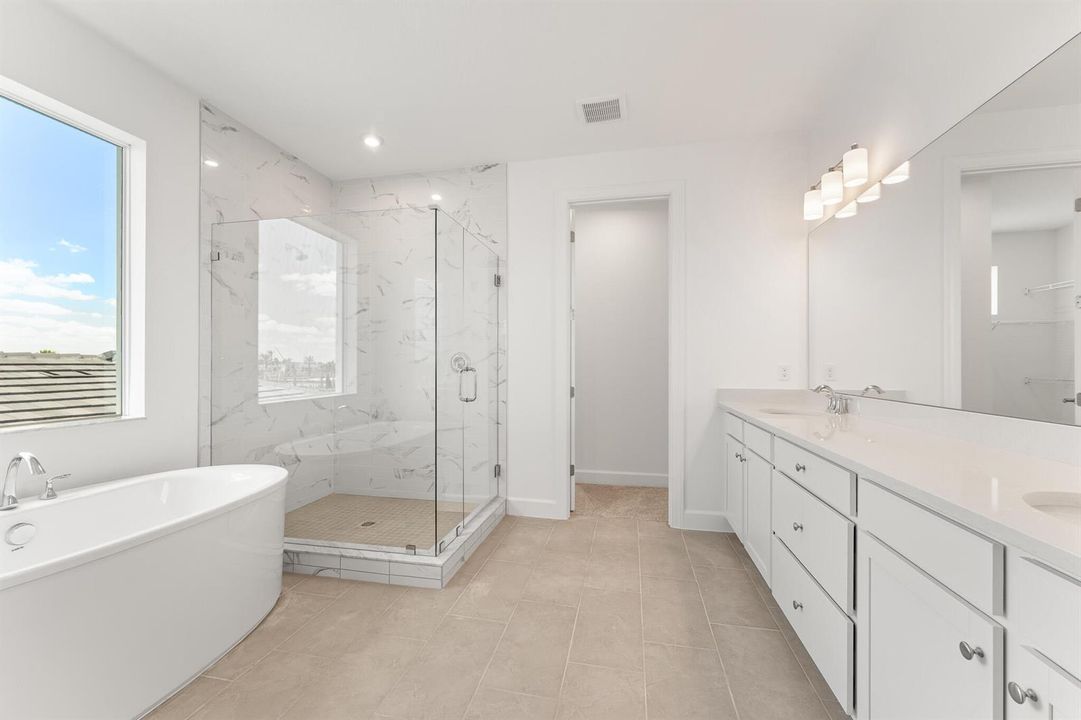 US_SEF_PALACIO_LOT 185_OWNERS BATH