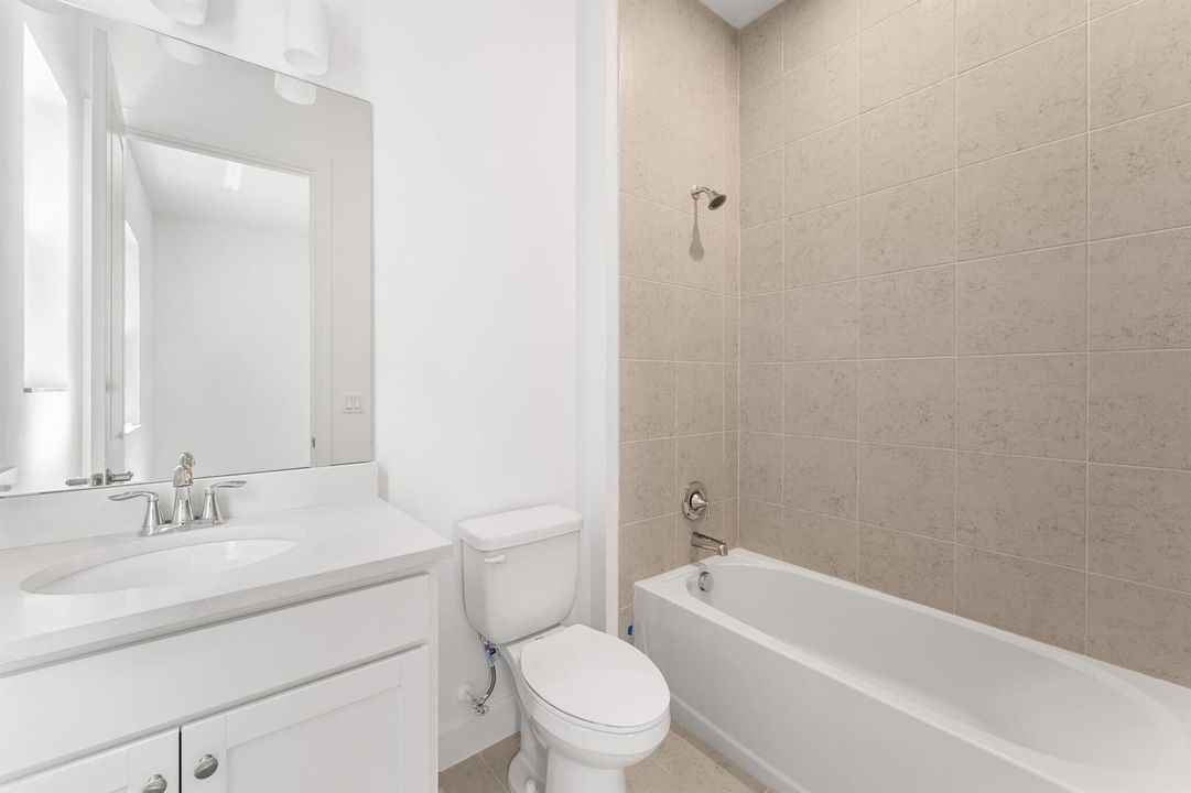 US_SEF_PALACIO_LOT 185_BATH 3