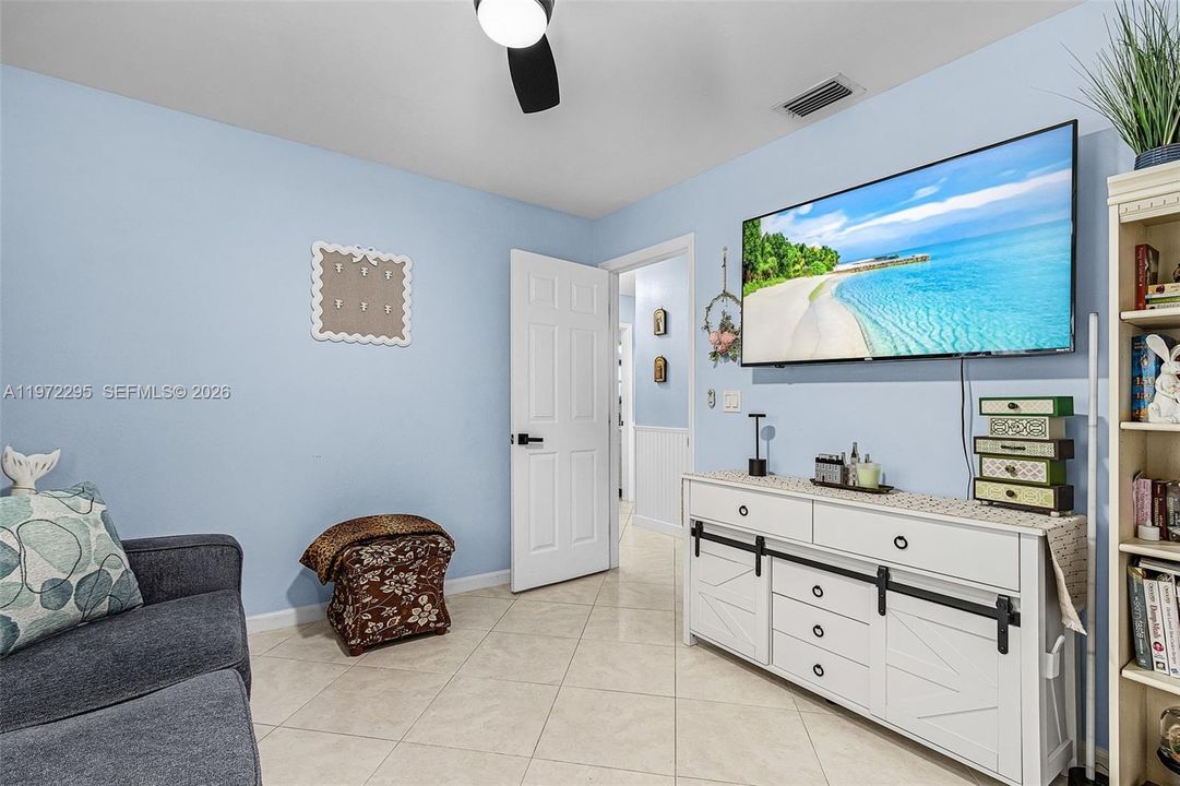 Recently Sold: $395,500 (3 beds, 2 baths, 1667 Square Feet)