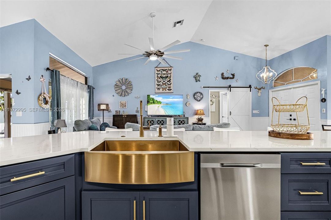 Recently Sold: $395,500 (3 beds, 2 baths, 1667 Square Feet)