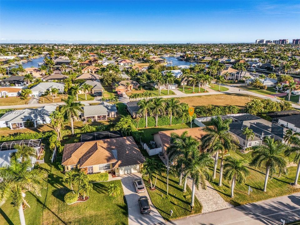 Recently Sold: $395,500 (3 beds, 2 baths, 1667 Square Feet)