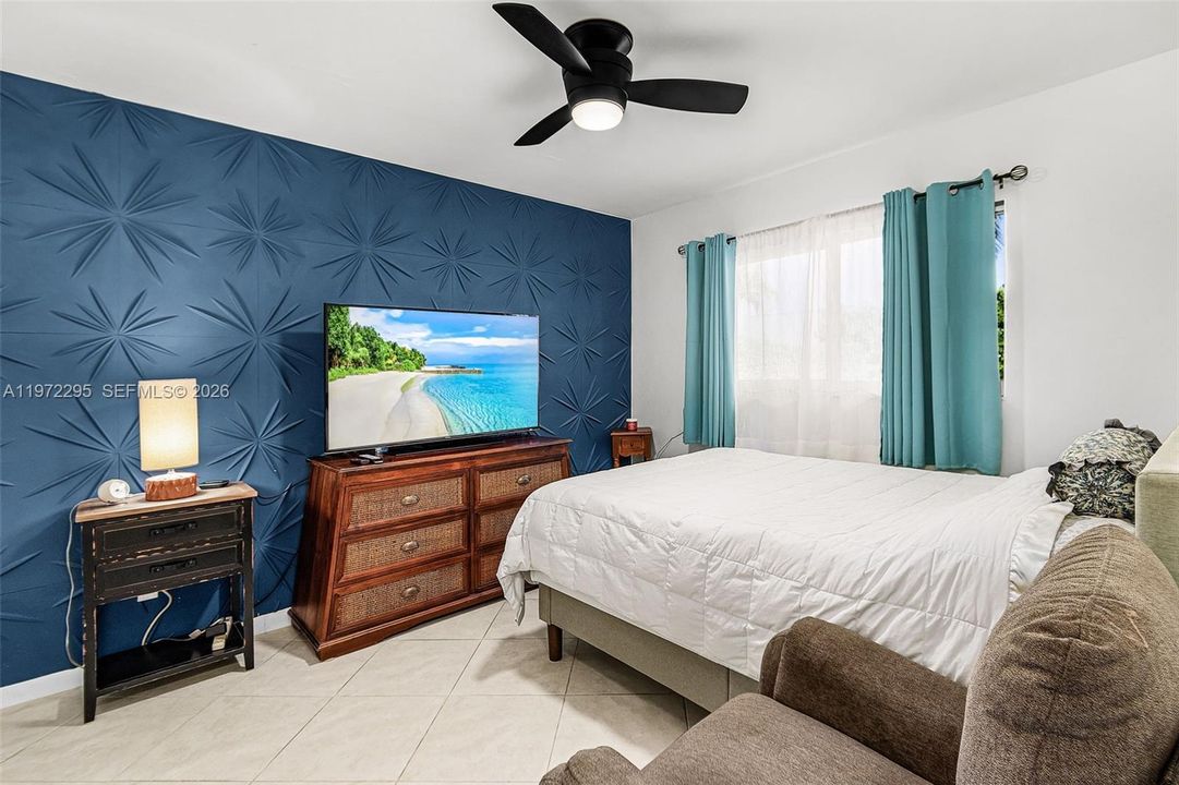 Recently Sold: $395,500 (3 beds, 2 baths, 1667 Square Feet)