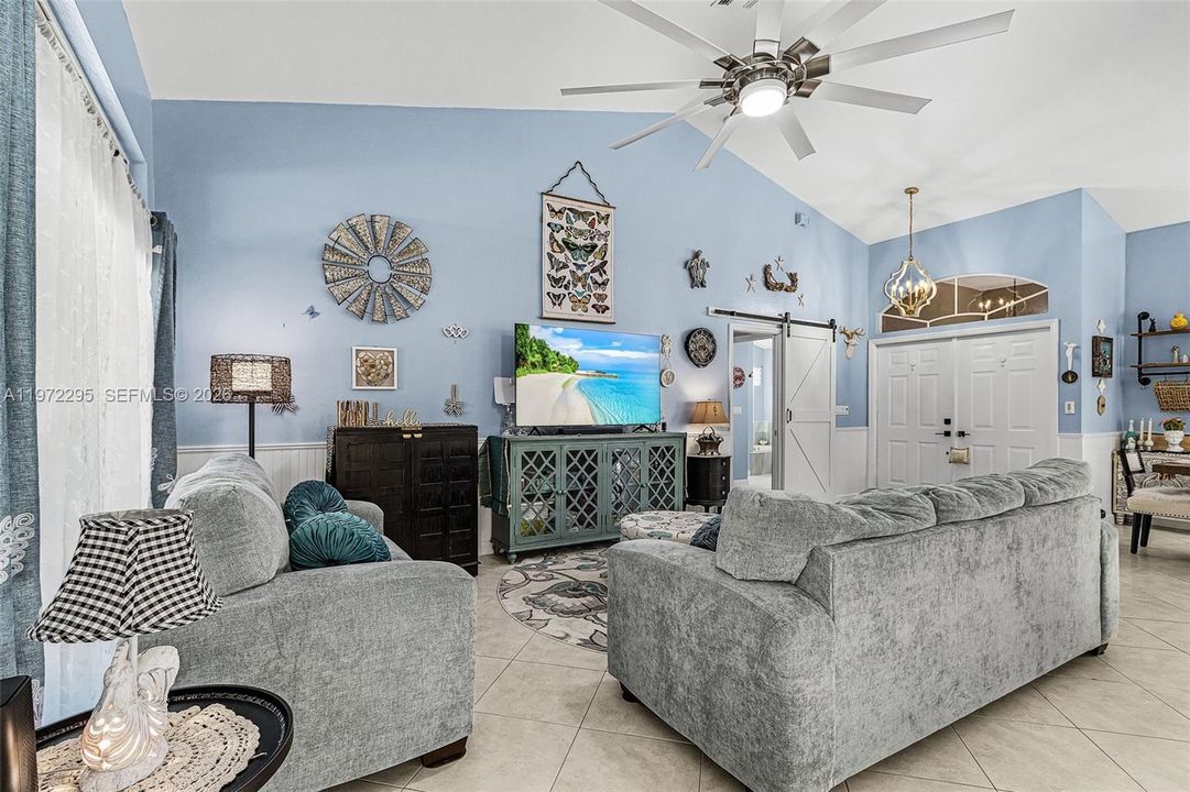 Recently Sold: $395,500 (3 beds, 2 baths, 1667 Square Feet)