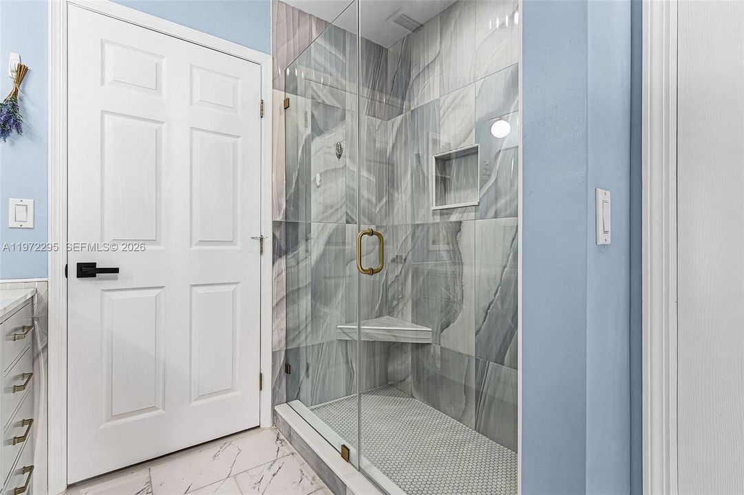 Recently Sold: $395,500 (3 beds, 2 baths, 1667 Square Feet)