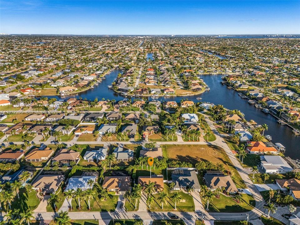 Recently Sold: $395,500 (3 beds, 2 baths, 1667 Square Feet)