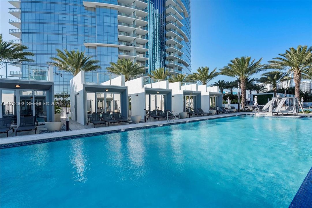 For Sale: $1,349,000 (3 beds, 4 baths, 2165 Square Feet)