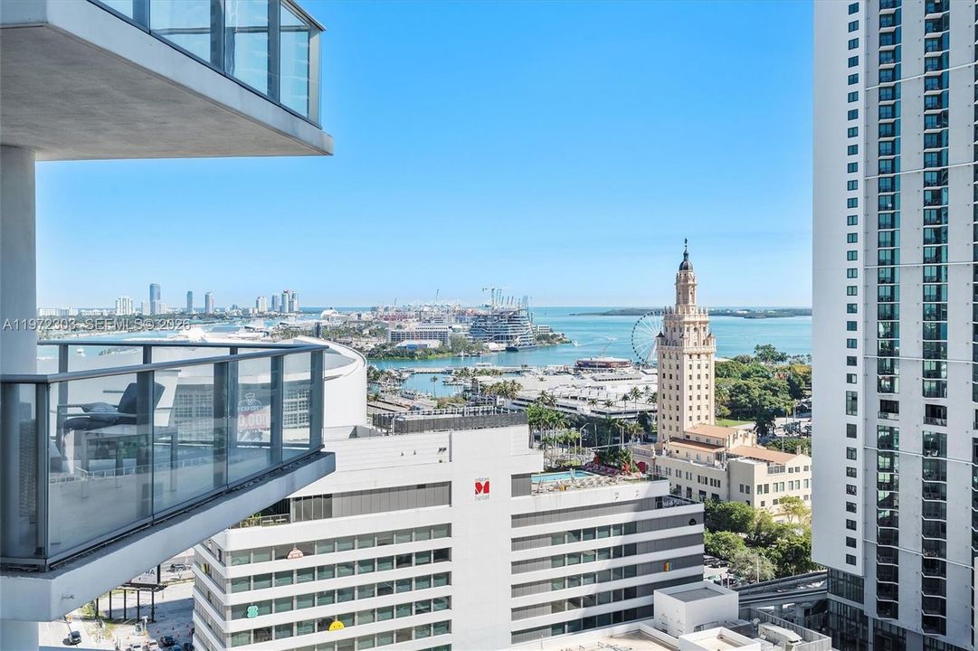 For Sale: $1,349,000 (3 beds, 4 baths, 2165 Square Feet)