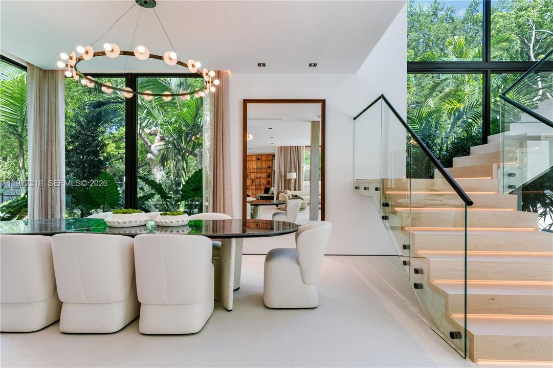 Active With Contract: $8,950,000 (7 beds, 7 baths, 6393 Square Feet)