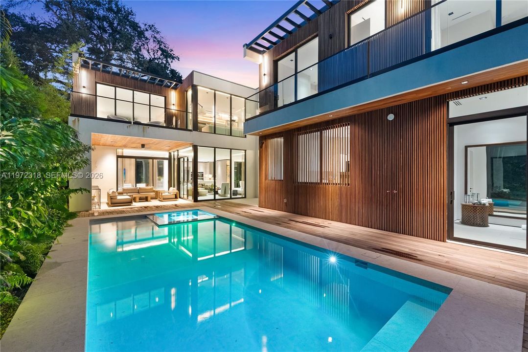 Active With Contract: $8,950,000 (7 beds, 7 baths, 6393 Square Feet)