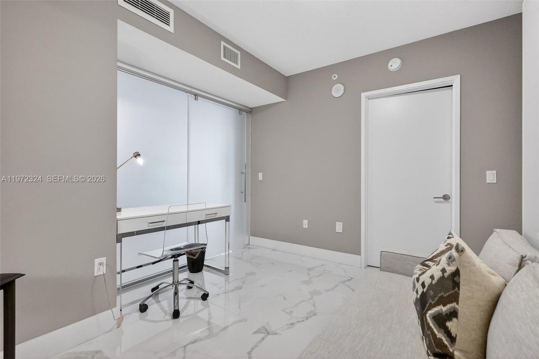 For Sale: $1,395,000 (3 beds, 3 baths, 1541 Square Feet)