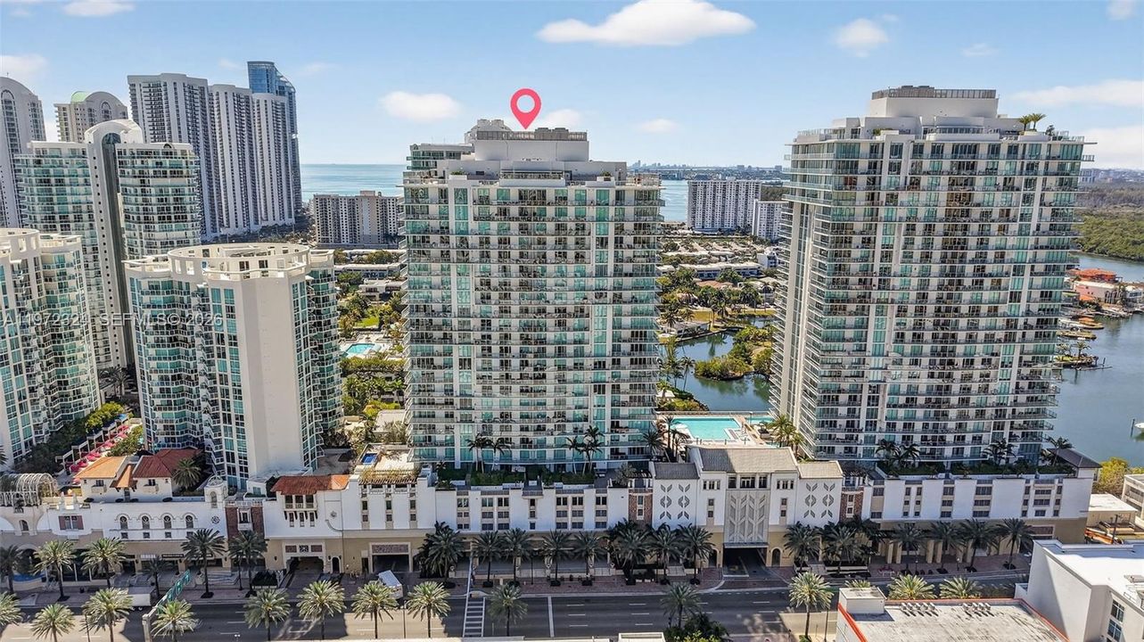 For Sale: $1,395,000 (3 beds, 3 baths, 1541 Square Feet)