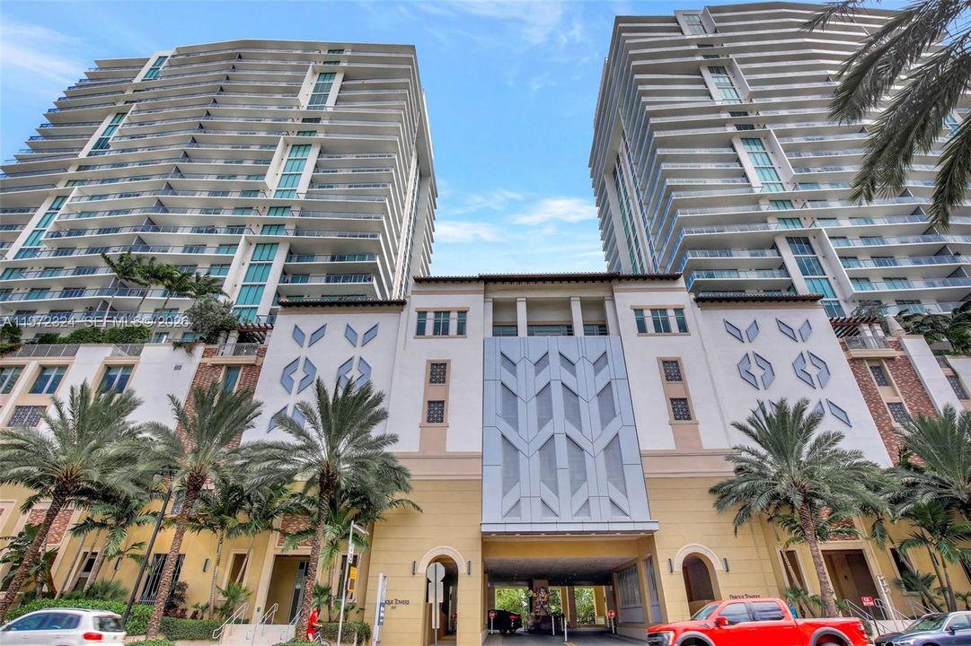 For Sale: $1,395,000 (3 beds, 3 baths, 1541 Square Feet)